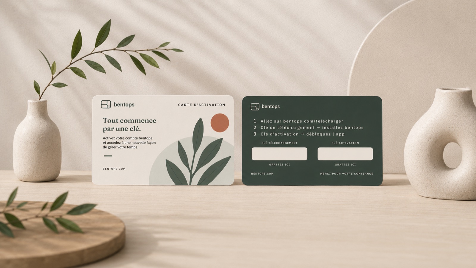 Carte-cadeau d'activation bentops, recto et verso, dans un décor japandi